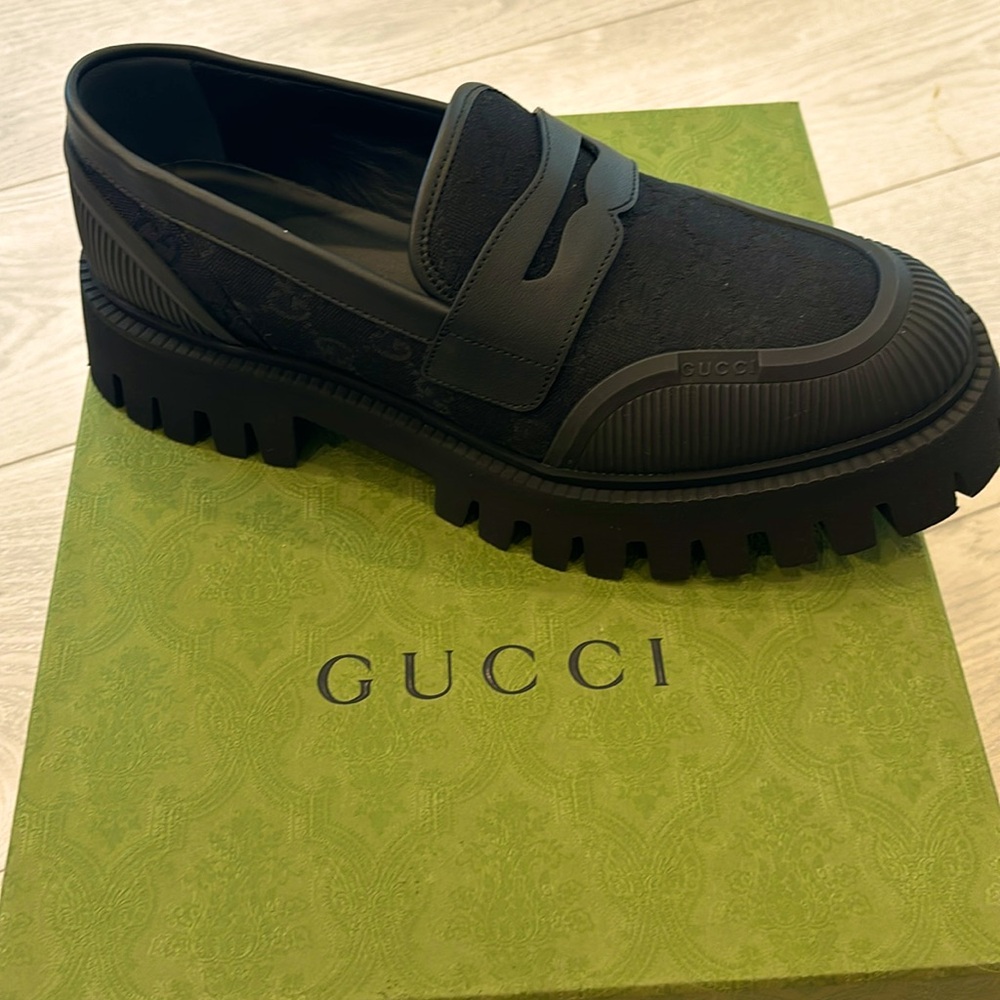 NWT Gucci sz 11 men’s shoes monogrammed black